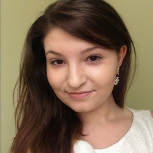 Meet your Posher, Holly